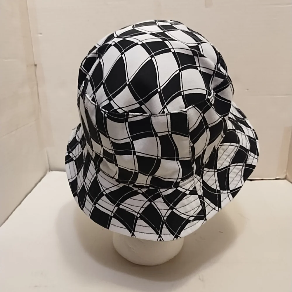 Black & White Patterned Kids Bucket Hat‎ Reversible